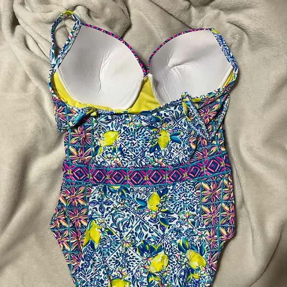Lilly Pulitzer Palma Swim - Picture 3 of 7
